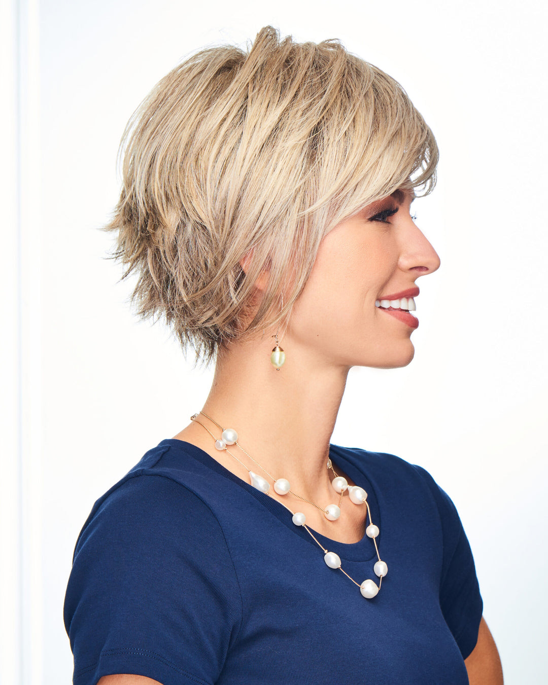 Gabor Innuendo Short Layered Bob Wig: Sleek Style with Flexlite Fiber