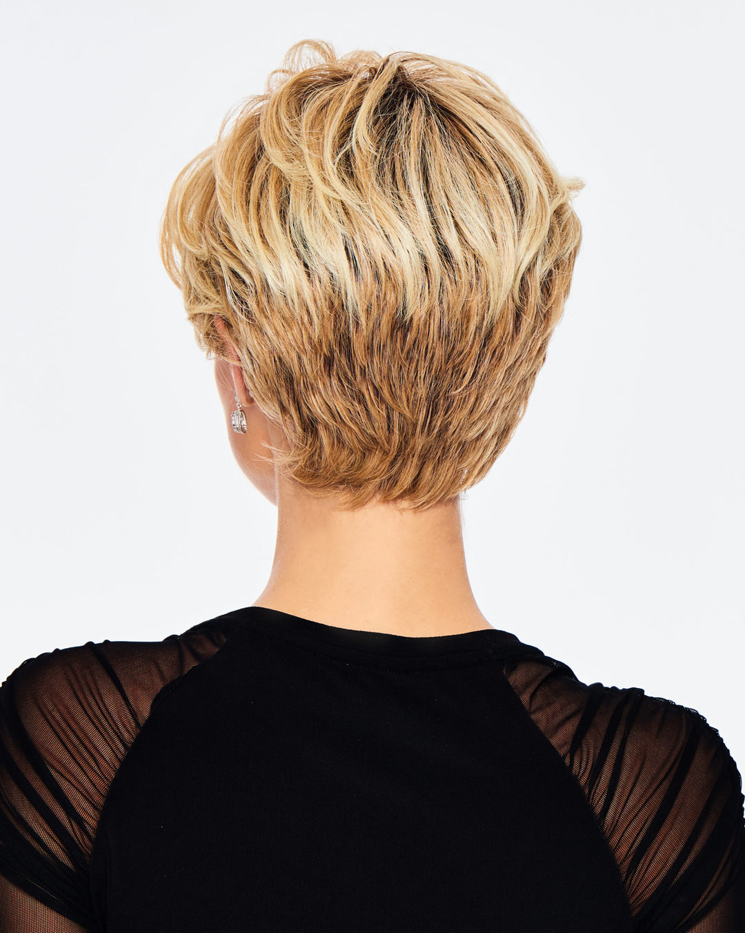 Chic Wavy by Hairdo